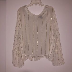 Cropped Bell sleeved top